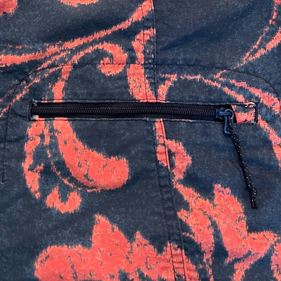 Patagonia size 34 blue with red print - Picture 9 of 9